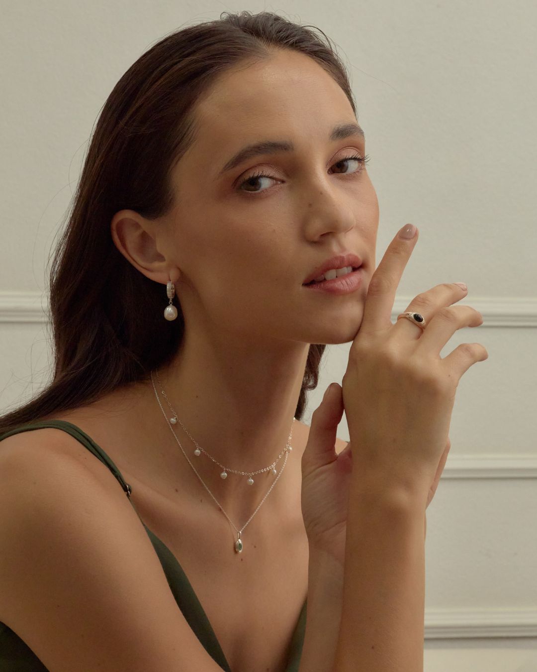 Chloé Petit Pearl Station Choker - Midori Jewelry Co.