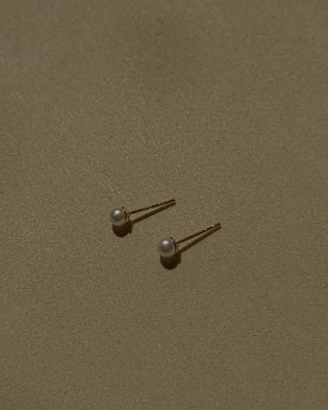 Petit Pearl Studs - Midori Jewelry Co.