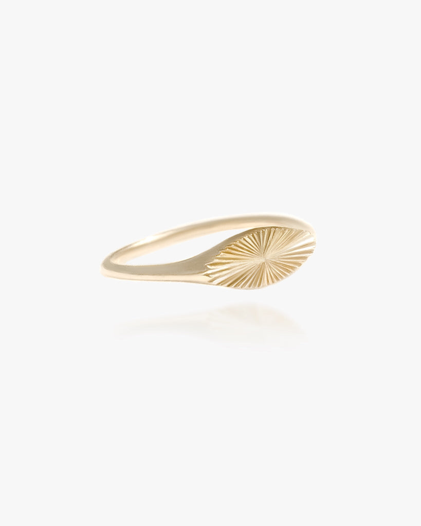 Sunburst Signet Ring / 9K Solid Gold - Midori Jewelry Co.
