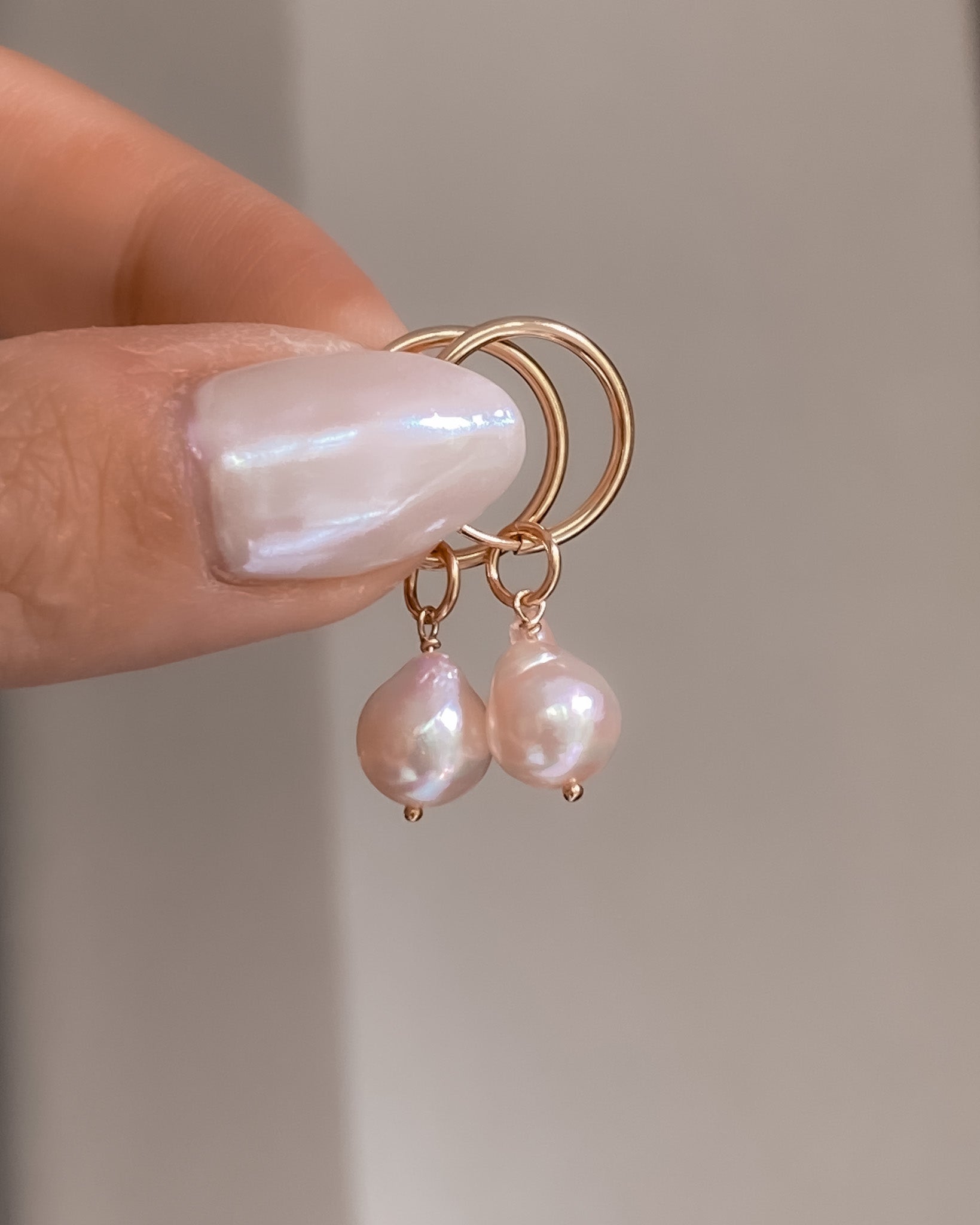 Akoya Pearl Hoop Earrings / Gold-Filled - Midori Jewelry Co.