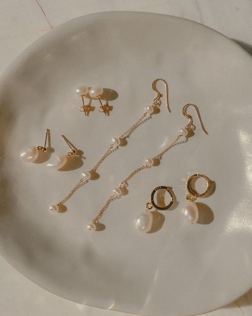 Pearl Earrings Renée Pearl Huggie Hoops / Gold-Filled Midori Jewelry Co.