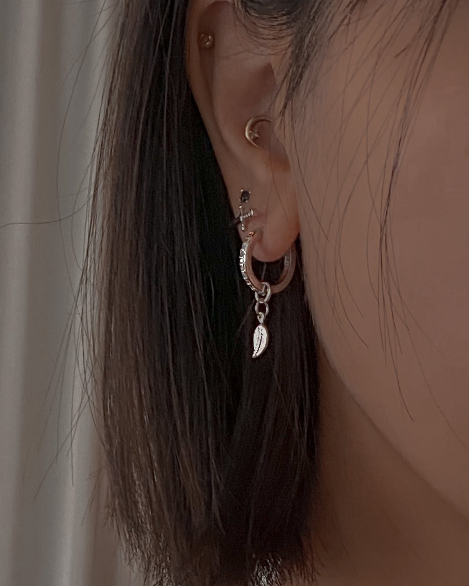 Tiny Leaf Charm / Sterling Silver - Midori Jewelry Co.