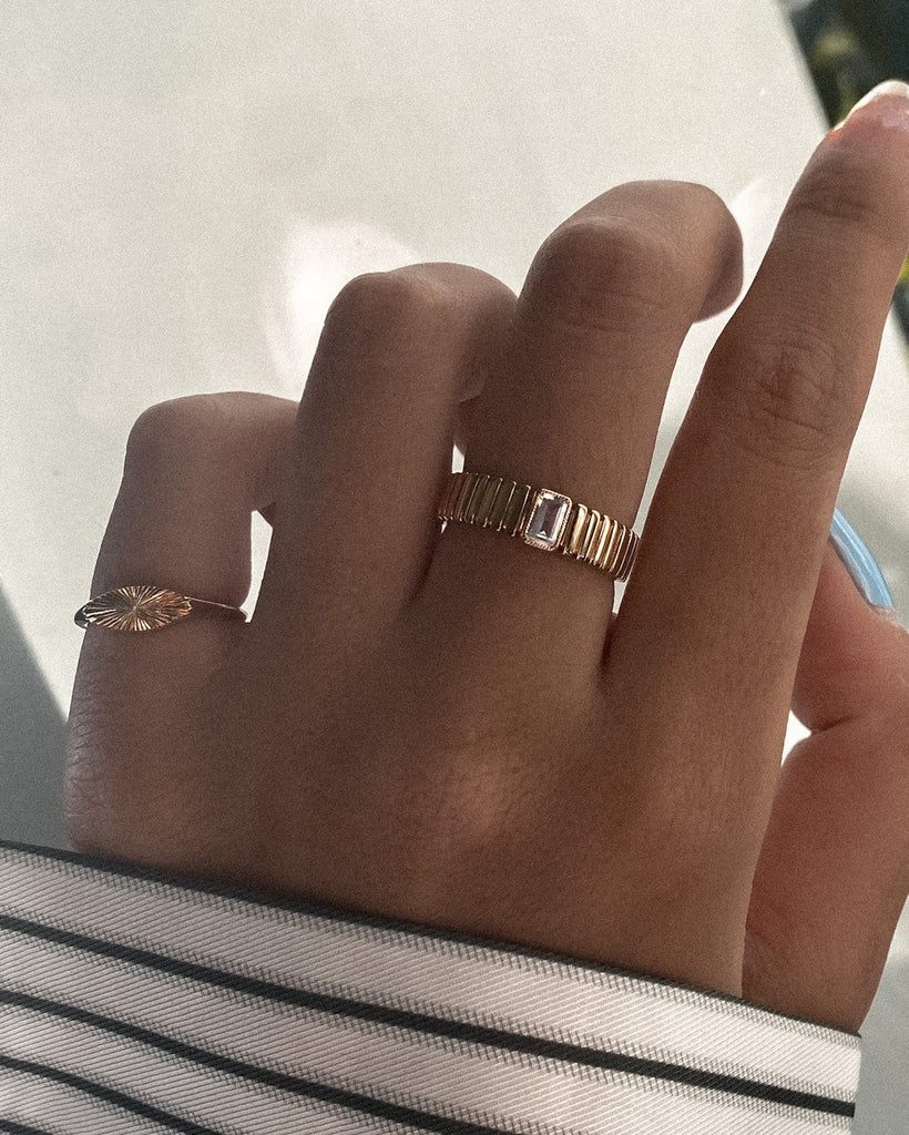 Venus Ribbed Ring / 9K Solid Gold - Midori Jewelry Co.